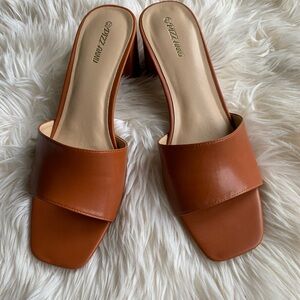 Brown vegan leather slip-on sandals size: 8.5